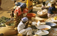 曾经遍地美女到处是钱 最后却被移民毁掉（国家巨变）