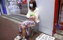 现实版的卖身葬父 网友们看过之后直呼不得了（乞讨诈骗）