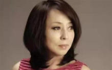 40岁老板喜欢上20岁下属 50岁又生下三胞胎（忘年恋）