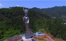 贵州小县城花费8000万打造女神像 引起人们争议（城市标志）