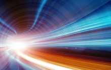 光速每秒30万公里 科学家假设 疑似更快速度（光速研究）