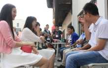 湖南男子回村相亲 连媒婆都不待见（男子相亲）