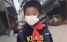 男孩儿考了双百分 居然获得这个奖励（考试奖励）