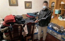 优衣库店长四年偷800多件衣服 到底做了什么？（职务犯罪）