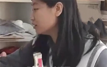 办公室里五个老师 四个都在吃药（老师压力）