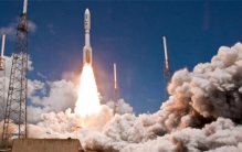 火箭发生的时候 为啥要给周围喷水（火箭发射）