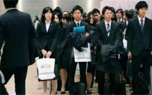 日本社畜的悲惨生活 每天只能睡两小时（日本打工人）