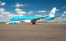 牵引车那么小 凭啥能拖飞机走（牵引车）