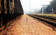 几百公里的铁轨 为啥没有缝隙（铁轨缝隙）