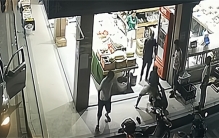 老同学聚会两男子互殴 居然只是为了班花（同学聚会）