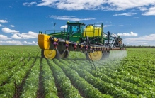 美国怎么灌溉土地 一小时能浇灌千亩（农业科技）