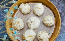 中国十大知名包子品种：蟹黄汤包入榜，狗不理包子排第一名