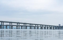 108900000000跨海高铁霸屏！世界最长跨海大桥开工，六项世界第一