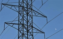 我国架设的高压电线 是怎么拖的动（假设电线）