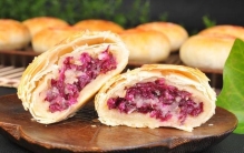 云南昆明最著名的八大特色美食：石林乳饼入榜，鲜花饼摘得桂冠