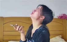 女子长期在家带娃 导致心情抑郁（全职主妇）