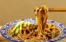 盘点湖北十大特色名吃，热干面、武汉鸭脖居前两位