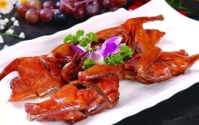 广东深圳最出名的八大特色美食，红烧光明乳鸽居榜首