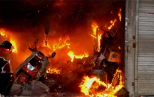 电动车电瓶一压就爆炸 是不是有这么危险（电瓶爆炸）