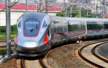 飞机汽车都需要安全带 为啥高铁不用（高铁安全）