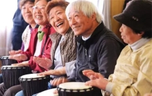 日本仇视老人 企图让老人集体自杀（日本老人）