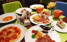 女子点套餐被吐槽小气 甚至被商家起诉（昂贵套餐）