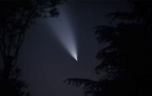 横穿树林的不明光柱 被一位北京男子拍摄到（一场乌龙）