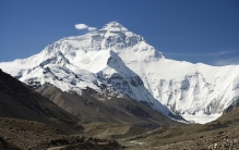 世界最高山峰的争论：珠穆朗玛峰是否是最高峰？
