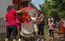 广东女子嫁到广西 十年没有回过家（女子外嫁）