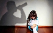 13岁少女染上妇科病 居然和父亲有关（畜生父亲）