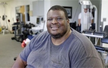 世界上最重的运动员 体重达到830斤(亚伯勒)