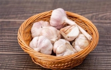 几百吨大蒜存冷库 却被人偷偷卖空（家贼作案）