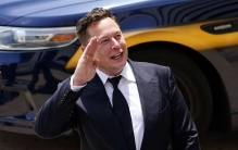 中国富豪排名大洗牌：李嘉诚第8，许家印跌出前400，那首富是谁？