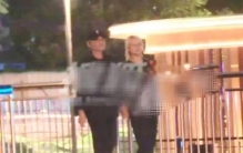 73岁徐克当爹，众人为其前妻不平，一个让林青霞都脸红的女人