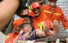 地震幸存的“钢腿女孩” 却被网友指责（网暴残疾人）