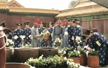 太监怎么上厕所 可能很多人都无法理解（太监上厕所）