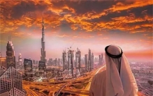 中国女孩儿去到迪拜 晚上表示坚持不住（迪拜习俗）