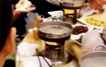 去吃火锅只点锅底 肉菜全部自带（薅羊毛）