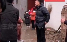 小伙子相亲排长队 更像是在海选（海选相亲）