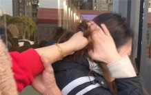 丈夫每天消失一小时 奇怪癖好被发现（老公出轨）