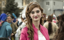 给钱就可以带回家的老婆 最暴躁的相亲方式（新娘市场）