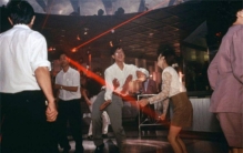 歌厅舞女接连失踪 警方锁定退休厂长（老色棍）