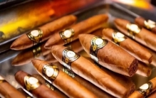 一支烟堪比一套房，世上最贵雪茄782万，它凭啥敢卖这么贵？