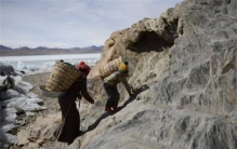 海拔最高的村庄 为啥人们不搬走？（西藏村庄）