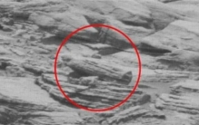 火星上发现一具外星木乃伊 好奇号刚好拍到（没给解释）