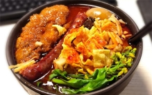 很多人喜欢吃的柳州螺蛳粉 为啥中途不能吃（特殊味道）