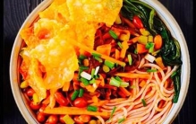 广西十大特色美食，柳州螺蛳粉和南宁老友粉位居前两名