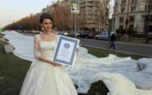 世界最长婚纱：能和珠峰一较高下(全长远超8千米)