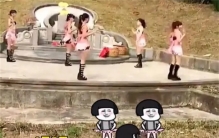 清明节特殊扫墓 请美女坟前跳舞（坟头跳舞）