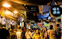 专坑外地人的美食街 去了就是上当（无良美食街）